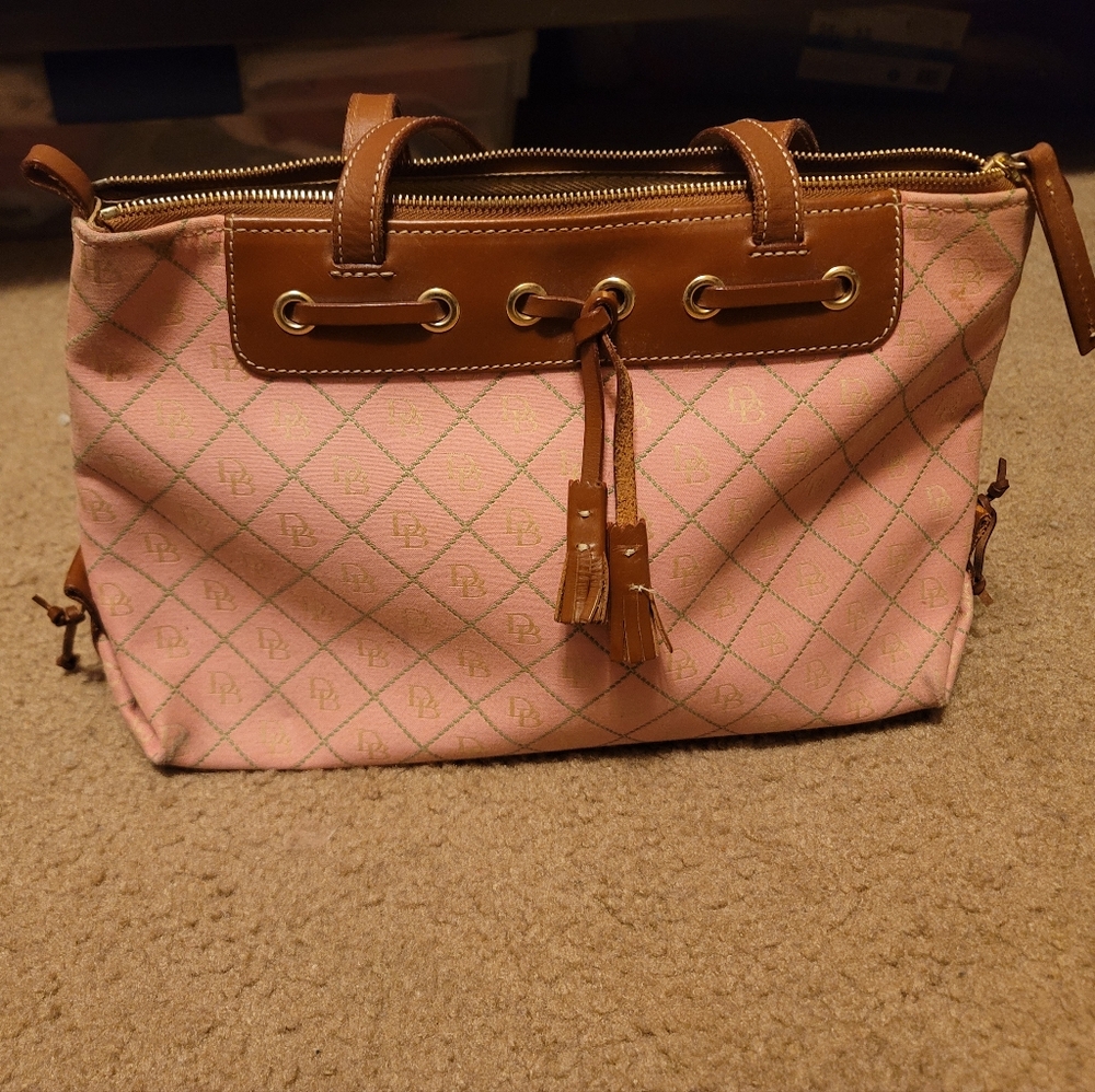 Vintage pink Dooney & Bourke shoulder bag